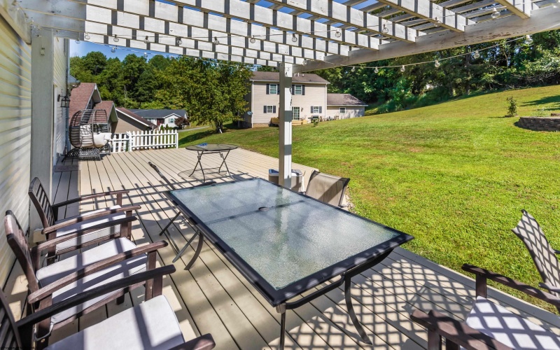 1404 Arcadia Drive, Fairmont, West Virginia 26554, 3 Bedrooms Bedrooms, 11 Rooms Rooms,2 BathroomsBathrooms,Single Family Detached,For Sale,Arcadia,10161416