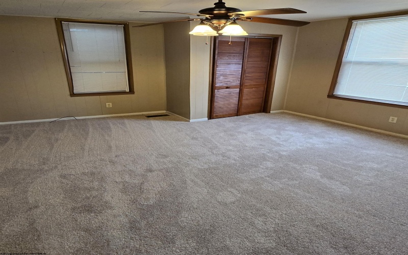 992 Pike Street, Clarksburg, West Virginia 26301, 2 Bedrooms Bedrooms, 5 Rooms Rooms,1 BathroomBathrooms,Single Family Detached,For Sale,Pike,10161417