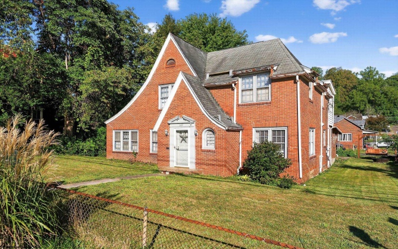822 Hood Avenue, Shinnston, West Virginia 26431, 3 Bedrooms Bedrooms, 8 Rooms Rooms,1 BathroomBathrooms,Single Family Detached,For Sale,Hood,10161425