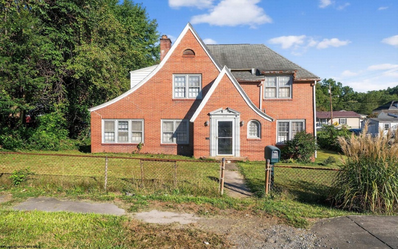 822 Hood Avenue, Shinnston, West Virginia 26431, 3 Bedrooms Bedrooms, 8 Rooms Rooms,1 BathroomBathrooms,Single Family Detached,For Sale,Hood,10161425