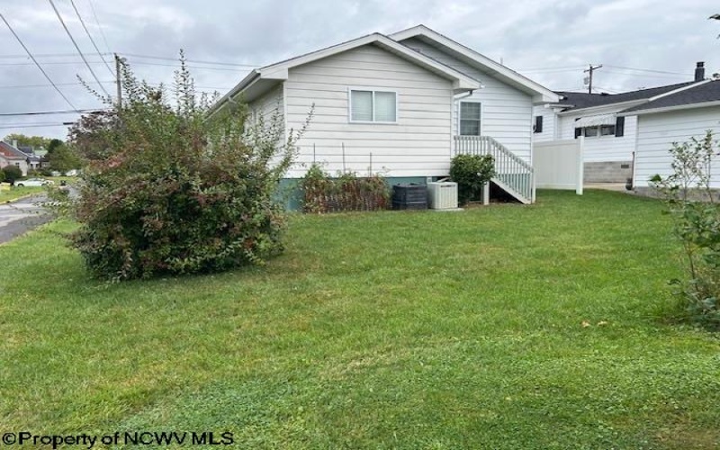 1341 Fenwick Avenue, Morgantown, West Virginia 26505, 2 Bedrooms Bedrooms, 6 Rooms Rooms,2 BathroomsBathrooms,Single Family Detached,For Sale,Fenwick,10161424