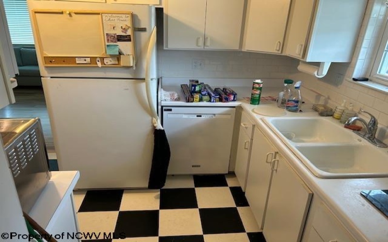 1341 Fenwick Avenue, Morgantown, West Virginia 26505, 2 Bedrooms Bedrooms, 6 Rooms Rooms,2 BathroomsBathrooms,Single Family Detached,For Sale,Fenwick,10161424