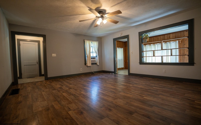 7 Mayflower Lane, Mount Clare, West Virginia 26408, 2 Bedrooms Bedrooms, 7 Rooms Rooms,1 BathroomBathrooms,Single Family Detached,For Sale,Mayflower,10161426