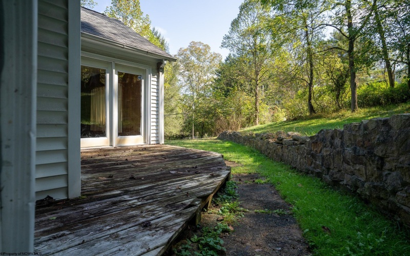 7 Mayflower Lane, Mount Clare, West Virginia 26408, 2 Bedrooms Bedrooms, 7 Rooms Rooms,1 BathroomBathrooms,Single Family Detached,For Sale,Mayflower,10161426