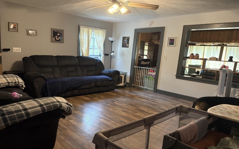7 Mayflower Lane, Mount Clare, West Virginia 26408, 2 Bedrooms Bedrooms, 7 Rooms Rooms,1 BathroomBathrooms,Single Family Detached,For Sale,Mayflower,10161426
