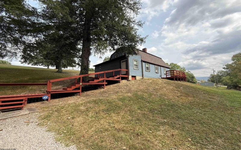 262 Eakin Avenue, Dailey, West Virginia 26259, 4 Bedrooms Bedrooms, 6 Rooms Rooms,2 BathroomsBathrooms,Single Family Detached,For Sale,Eakin,10161439