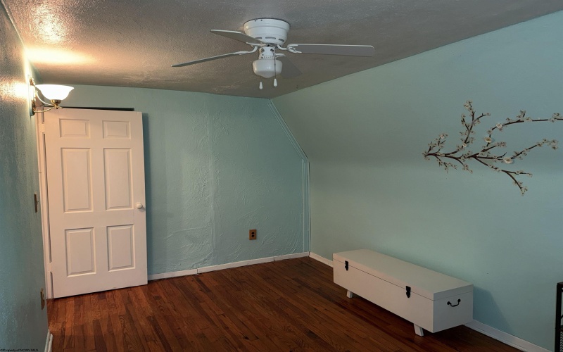 262 Eakin Avenue, Dailey, West Virginia 26259, 4 Bedrooms Bedrooms, 6 Rooms Rooms,2 BathroomsBathrooms,Single Family Detached,For Sale,Eakin,10161439