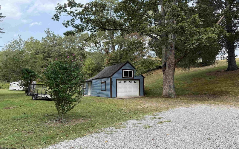 262 Eakin Avenue, Dailey, West Virginia 26259, 4 Bedrooms Bedrooms, 6 Rooms Rooms,2 BathroomsBathrooms,Single Family Detached,For Sale,Eakin,10161439