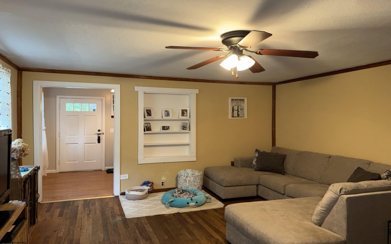 262 Eakin Avenue, Dailey, West Virginia 26259, 4 Bedrooms Bedrooms, 6 Rooms Rooms,2 BathroomsBathrooms,Single Family Detached,For Sale,Eakin,10161439