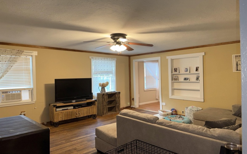 262 Eakin Avenue, Dailey, West Virginia 26259, 4 Bedrooms Bedrooms, 6 Rooms Rooms,2 BathroomsBathrooms,Single Family Detached,For Sale,Eakin,10161439