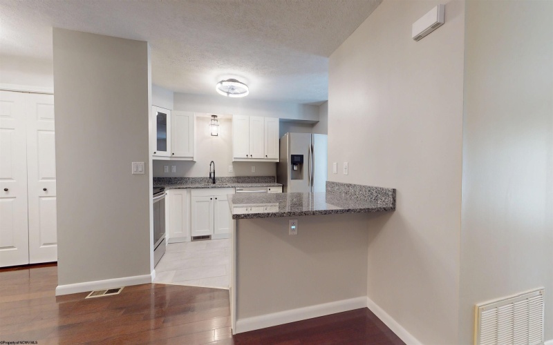 1005 Fair Oaks Drive, Fairmont, West Virginia 26554, 2 Bedrooms Bedrooms, 5 Rooms Rooms,2 BathroomsBathrooms,Single Family Attached,For Sale,Fair Oaks,10161437