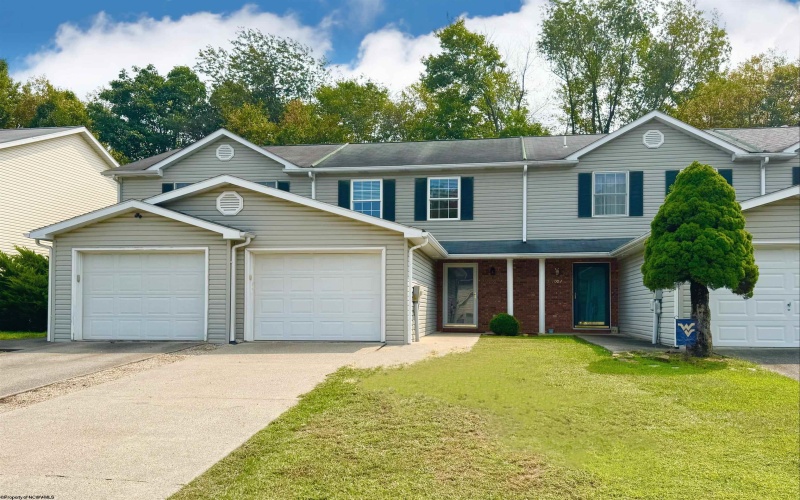 1005 Fair Oaks Drive, Fairmont, West Virginia 26554, 2 Bedrooms Bedrooms, 5 Rooms Rooms,2 BathroomsBathrooms,Single Family Attached,For Sale,Fair Oaks,10161437