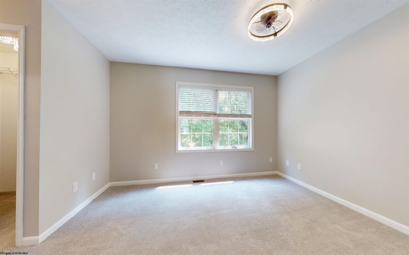 1005 Fair Oaks Drive, Fairmont, West Virginia 26554, 2 Bedrooms Bedrooms, 5 Rooms Rooms,2 BathroomsBathrooms,Single Family Attached,For Sale,Fair Oaks,10161437