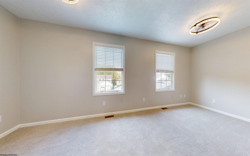 1005 Fair Oaks Drive, Fairmont, West Virginia 26554, 2 Bedrooms Bedrooms, 5 Rooms Rooms,2 BathroomsBathrooms,Single Family Attached,For Sale,Fair Oaks,10161437