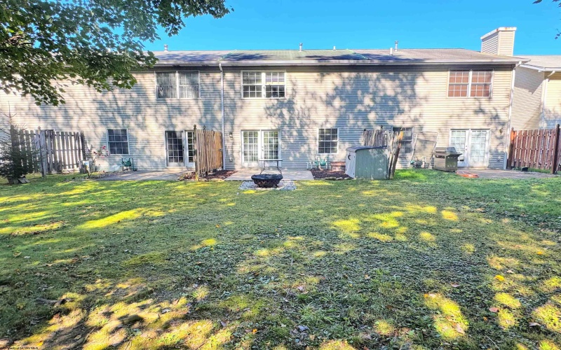 1005 Fair Oaks Drive, Fairmont, West Virginia 26554, 2 Bedrooms Bedrooms, 5 Rooms Rooms,2 BathroomsBathrooms,Single Family Attached,For Sale,Fair Oaks,10161437