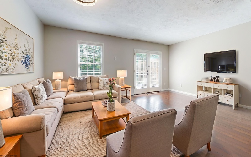 1005 Fair Oaks Drive, Fairmont, West Virginia 26554, 2 Bedrooms Bedrooms, 5 Rooms Rooms,2 BathroomsBathrooms,Single Family Attached,For Sale,Fair Oaks,10161437