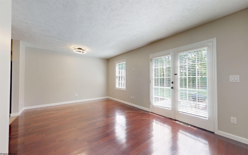1005 Fair Oaks Drive, Fairmont, West Virginia 26554, 2 Bedrooms Bedrooms, 5 Rooms Rooms,2 BathroomsBathrooms,Single Family Attached,For Sale,Fair Oaks,10161437