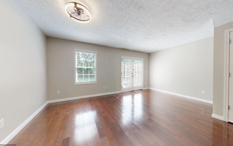 1005 Fair Oaks Drive, Fairmont, West Virginia 26554, 2 Bedrooms Bedrooms, 5 Rooms Rooms,2 BathroomsBathrooms,Single Family Attached,For Sale,Fair Oaks,10161437
