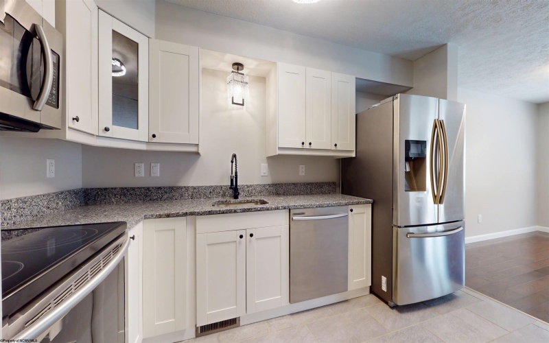 1005 Fair Oaks Drive, Fairmont, West Virginia 26554, 2 Bedrooms Bedrooms, 5 Rooms Rooms,2 BathroomsBathrooms,Single Family Attached,For Sale,Fair Oaks,10161437