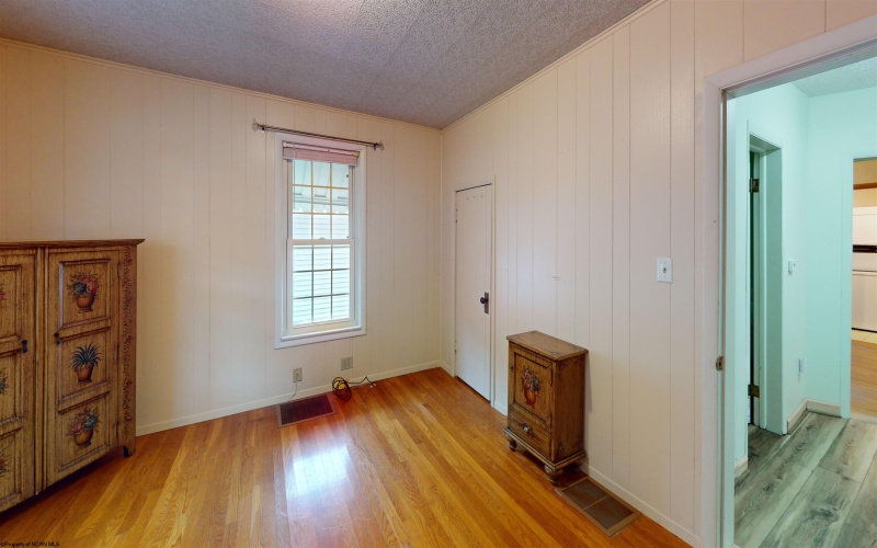 377 Haymond Road, Grafton, West Virginia 26354, 2 Bedrooms Bedrooms, 5 Rooms Rooms,2 BathroomsBathrooms,Single Family Detached,For Sale,Haymond,10161438