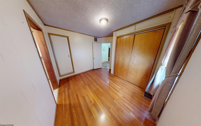 377 Haymond Road, Grafton, West Virginia 26354, 2 Bedrooms Bedrooms, 5 Rooms Rooms,2 BathroomsBathrooms,Single Family Detached,For Sale,Haymond,10161438