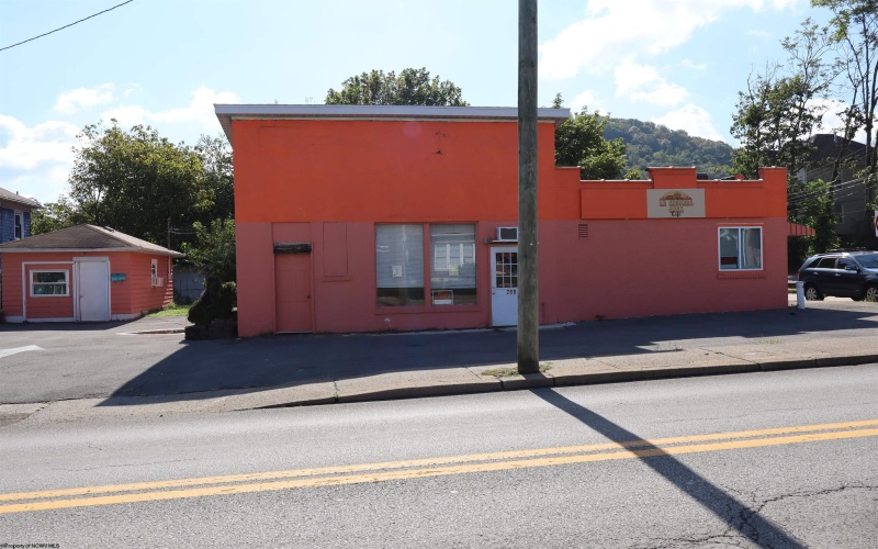240 Park Boulevard, Clarksburg, West Virginia 26301, ,Commercial/industrial,For Sale,Park,10161435