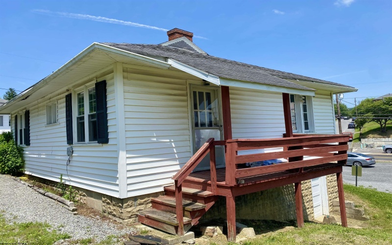99 Russell Street, Fairmont, West Virginia 26554, 1 Bedroom Bedrooms, 4 Rooms Rooms,1 BathroomBathrooms,Residential Rentals,For Rent,Russell,10161429