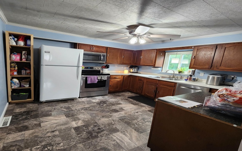 170 West Depot Way, Masontown, West Virginia 26542, 3 Bedrooms Bedrooms, 6 Rooms Rooms,1 BathroomBathrooms,Single Family Detached,For Sale,West Depot,10161431