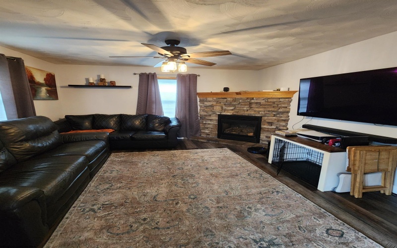 170 West Depot Way, Masontown, West Virginia 26542, 3 Bedrooms Bedrooms, 6 Rooms Rooms,1 BathroomBathrooms,Single Family Detached,For Sale,West Depot,10161431