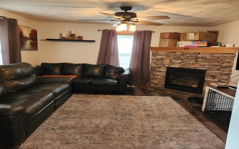 170 West Depot Way, Masontown, West Virginia 26542, 3 Bedrooms Bedrooms, 6 Rooms Rooms,1 BathroomBathrooms,Single Family Detached,For Sale,West Depot,10161431