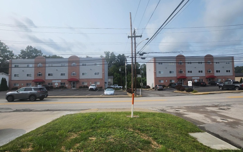 3391/3389 University Avenue, Star City, West Virginia 26505, ,Commercial/industrial,For Sale,University,10161442