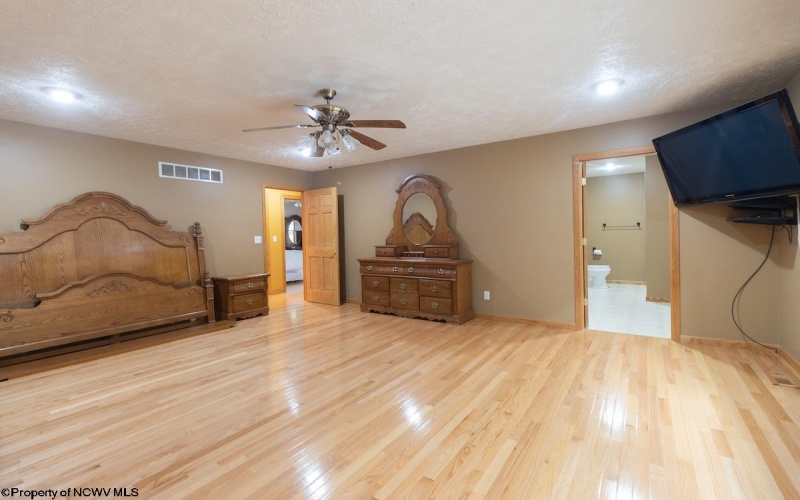 2258 Middleville Road, Flemington, West Virginia 26347, 4 Bedrooms Bedrooms, 10 Rooms Rooms,2 BathroomsBathrooms,Single Family Detached,For Sale,Middleville,10161445
