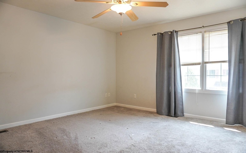 251 Donna Avenue, Morgantown, West Virginia 26505, 3 Bedrooms Bedrooms, 6 Rooms Rooms,3 BathroomsBathrooms,Single Family Attached,For Sale,Donna,10161456