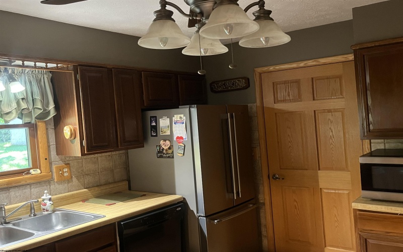 1758 Valley Chapel Road, Weston, West Virginia 26452, 3 Bedrooms Bedrooms, 9 Rooms Rooms,2 BathroomsBathrooms,Single Family Detached,For Sale,Valley Chapel,10161478