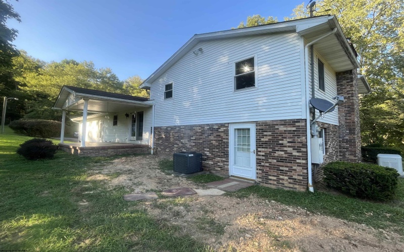 1758 Valley Chapel Road, Weston, West Virginia 26452, 3 Bedrooms Bedrooms, 9 Rooms Rooms,2 BathroomsBathrooms,Single Family Detached,For Sale,Valley Chapel,10161478