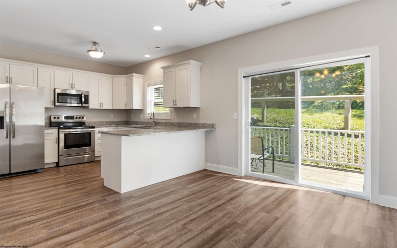 102 Pasture Lane, Morgantown, West Virginia 26505, 3 Bedrooms Bedrooms, 6 Rooms Rooms,2 BathroomsBathrooms,Single Family Attached,For Sale,Pasture,10161467