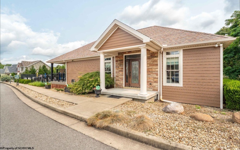 224 Tarbert Court, Morgantown, West Virginia 26508, 3 Bedrooms Bedrooms, 7 Rooms Rooms,2 BathroomsBathrooms,Single Family Attached,For Sale,Tarbert,10161469