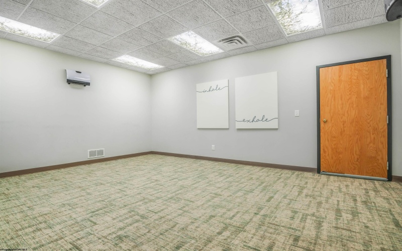 230-270 Lakewood Center, Morgantown, West Virginia 26508, ,Commercial/industrial,For Sale,Lakewood,10161458