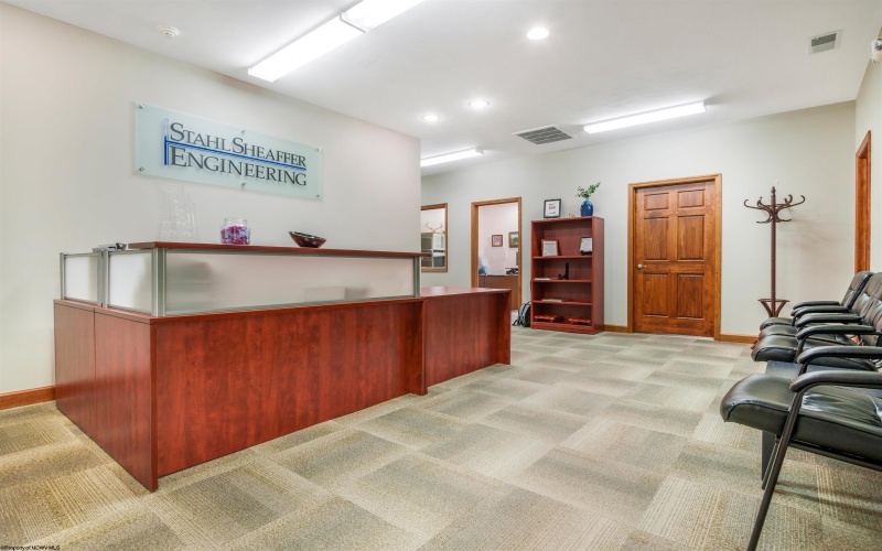 230-270 Lakewood Center, Morgantown, West Virginia 26508, ,Commercial/industrial,For Sale,Lakewood,10161458