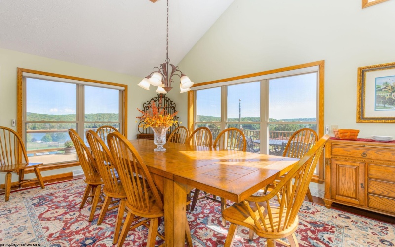 42 Lakeview Drive, Terra Alta, West Virginia 26764, 4 Bedrooms Bedrooms, 17 Rooms Rooms,3 BathroomsBathrooms,Single Family Detached,For Sale,Lakeview,10161476