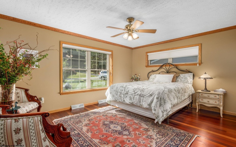 42 Lakeview Drive, Terra Alta, West Virginia 26764, 4 Bedrooms Bedrooms, 17 Rooms Rooms,3 BathroomsBathrooms,Single Family Detached,For Sale,Lakeview,10161476