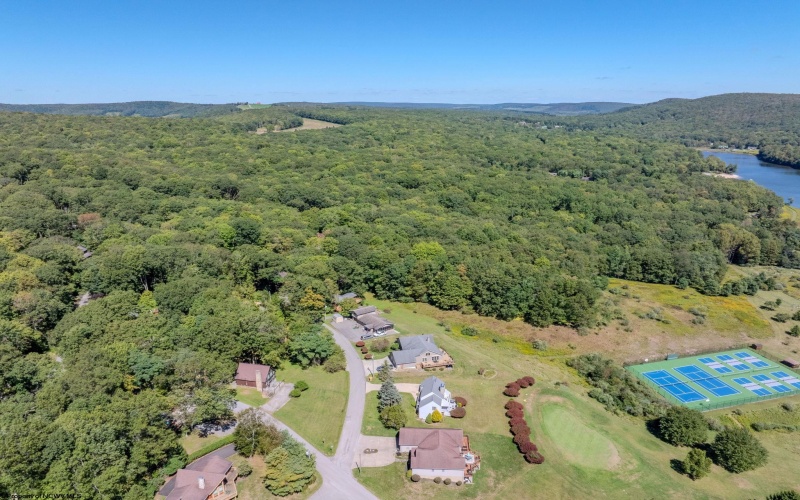 42 Lakeview Drive, Terra Alta, West Virginia 26764, 4 Bedrooms Bedrooms, 17 Rooms Rooms,3 BathroomsBathrooms,Single Family Detached,For Sale,Lakeview,10161476