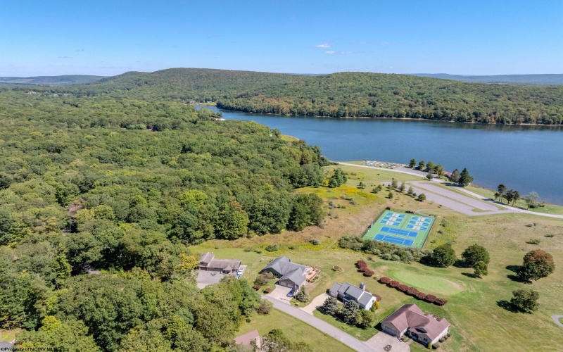 42 Lakeview Drive, Terra Alta, West Virginia 26764, 4 Bedrooms Bedrooms, 17 Rooms Rooms,3 BathroomsBathrooms,Single Family Detached,For Sale,Lakeview,10161476