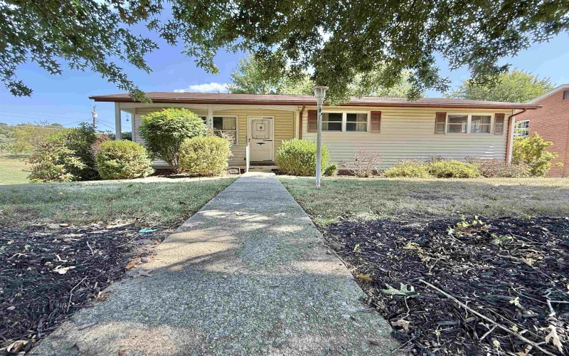 636 Easy Street, Bridgeport, West Virginia 26330, 3 Bedrooms Bedrooms, 8 Rooms Rooms,2 BathroomsBathrooms,Single Family Detached,For Sale,Easy,10161475