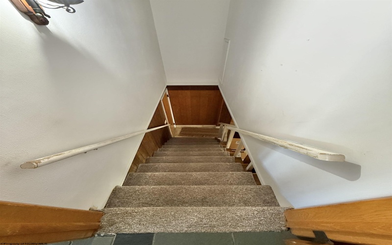 636 Easy Street, Bridgeport, West Virginia 26330, 3 Bedrooms Bedrooms, 8 Rooms Rooms,2 BathroomsBathrooms,Single Family Detached,For Sale,Easy,10161475