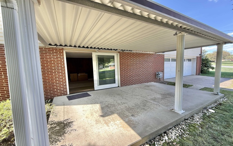 636 Easy Street, Bridgeport, West Virginia 26330, 3 Bedrooms Bedrooms, 8 Rooms Rooms,2 BathroomsBathrooms,Single Family Detached,For Sale,Easy,10161475