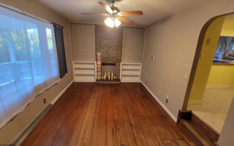 1060 Brookside Drive, Fairmont, West Virginia 26554, 2 Bedrooms Bedrooms, 6 Rooms Rooms,1 BathroomBathrooms,Single Family Detached,For Sale,Brookside,10161471