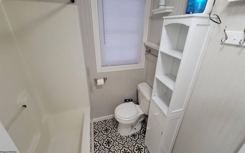 1060 Brookside Drive, Fairmont, West Virginia 26554, 2 Bedrooms Bedrooms, 6 Rooms Rooms,1 BathroomBathrooms,Single Family Detached,For Sale,Brookside,10161471