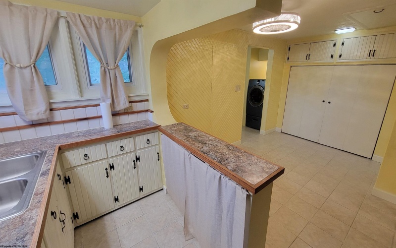 1060 Brookside Drive, Fairmont, West Virginia 26554, 2 Bedrooms Bedrooms, 6 Rooms Rooms,1 BathroomBathrooms,Single Family Detached,For Sale,Brookside,10161471