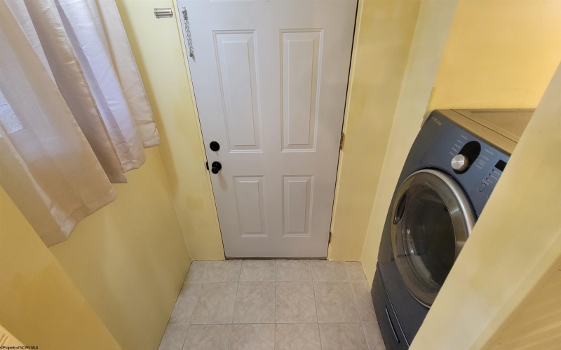 1060 Brookside Drive, Fairmont, West Virginia 26554, 2 Bedrooms Bedrooms, 6 Rooms Rooms,1 BathroomBathrooms,Single Family Detached,For Sale,Brookside,10161471
